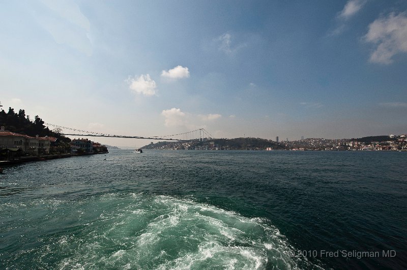 20100403_112816 D3.jpg - Bosphorus, looking south toward Bosphorus Bridge II